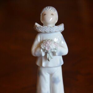 FLAVIA Porcelain Figure Holding Flower Bouquet Ruffled Collar
